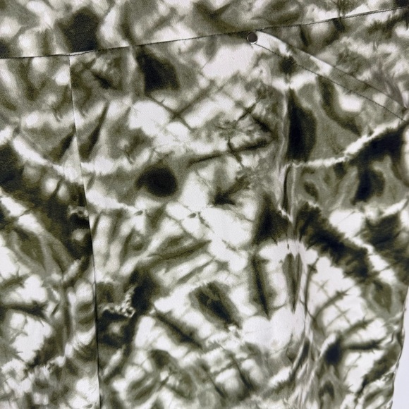 NWT INC International Concepts Mid Rise Tie-Dye Shorts Remix - Size 12 - Picture 7 of 13